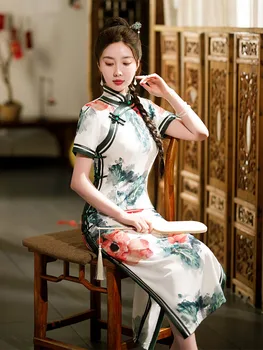 Yourqipao Лятото е дълго тънката коприна на роклята Ципао за подиум и банкет в ретро стил с класически принтом Ципао в китайски стил вечерна рокля за жените