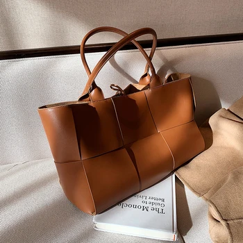 Висококачествена чанта с голям капацитет, дамска есенно-зимна новост 2023 г., модни универсална чанта през рамо, окото червена преносима чанта-тоут