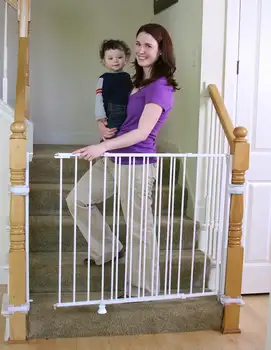 Много високи и широки 2-в-1, стенен детски вратата за стълбището и коридора, бели, възрастова група от 6 до 24 месеца