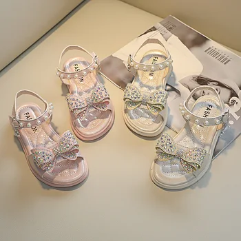 Сандали за момичета; Новост 2023 г.; Летни обувки Принцеса с кристали за по-големите деца; Модерна детска Нескользящая Плажни обувки в корейски стил с отворени пръсти; ПУ