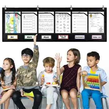 Таблица за съхранение на домашните учители Имат таблица, виси на стената офис график, хартия за задания, имат таблица за начално училище
